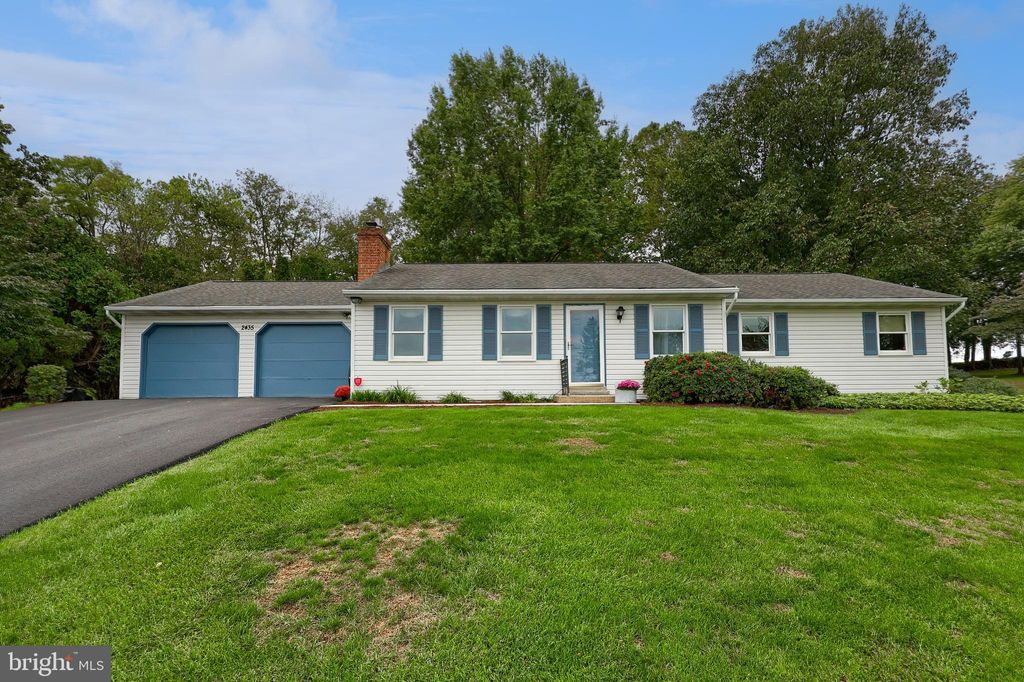 Photo of 2435 Honeysuckle Lane, LANCASTER, PA 17603 (MLS # PALA2078310)