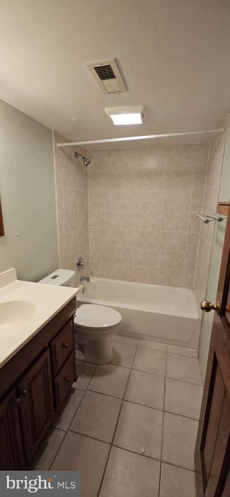 SPRING MOUNT SUMMI - Residential Lease