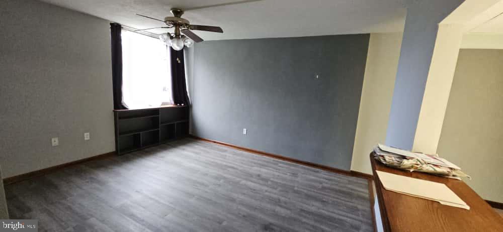 SPRING MOUNT SUMMI - Residential Lease