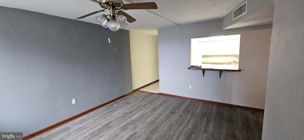 SPRING MOUNT SUMMI - Residential Lease