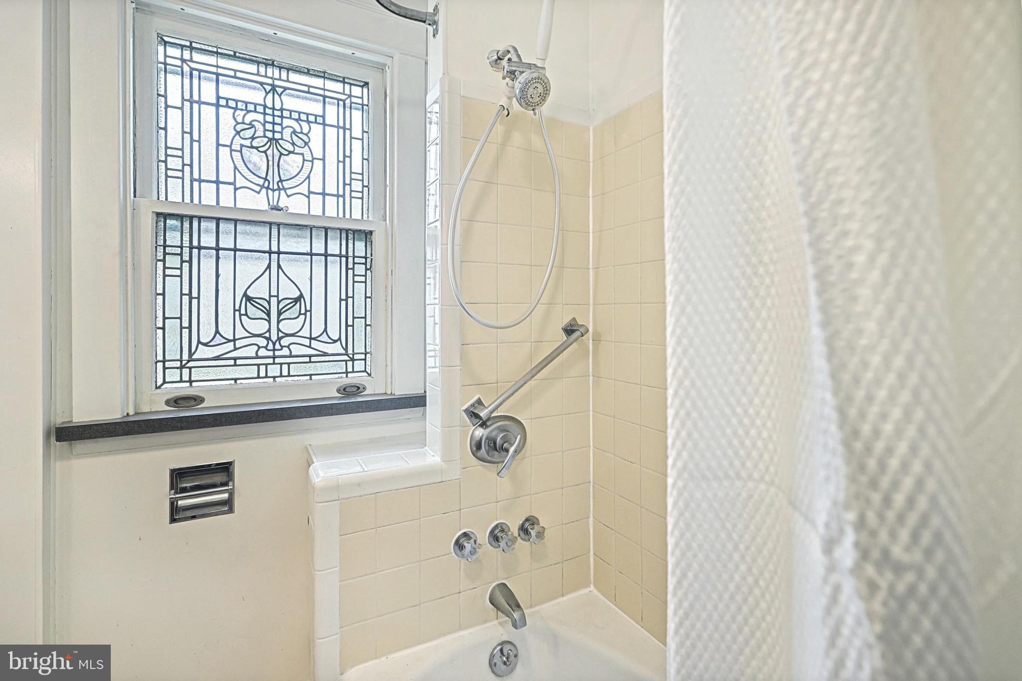 THE AVENUES - Residential Income