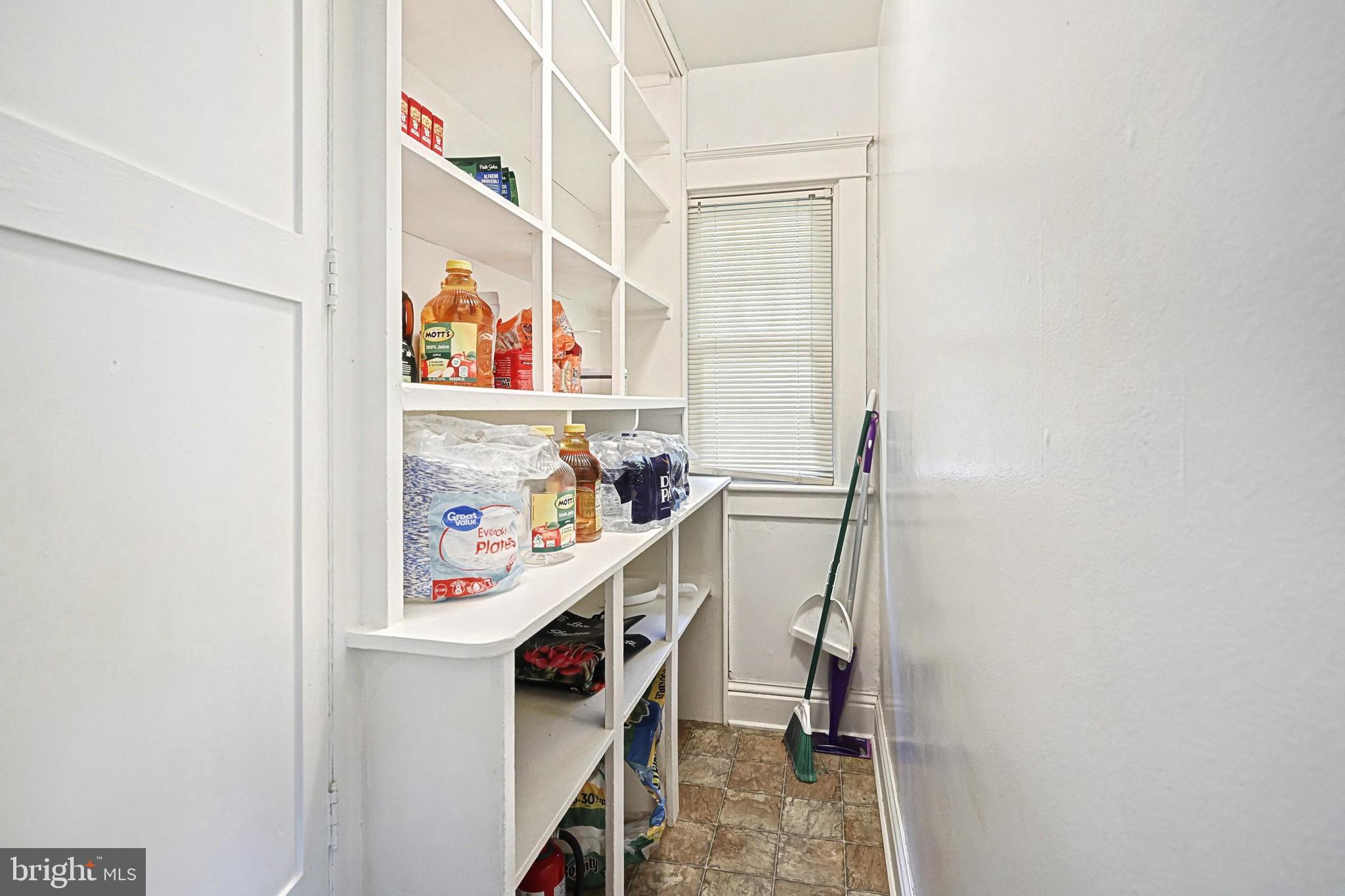 THE AVENUES - Residential Income