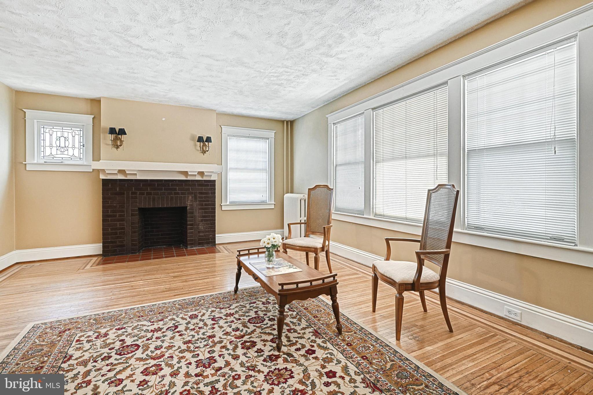 THE AVENUES - Residential Income