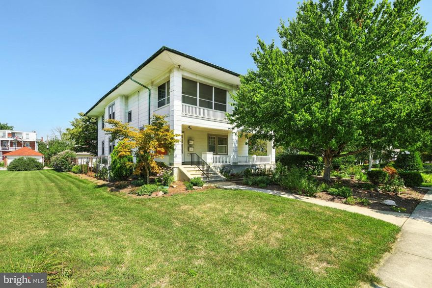 Perfect home for owner occupied and 2nd floor rent will help pay mortgage.  Craftsman home on the Avenues.  Inlaid hardwood floors, stain glass windows, appliances, loads of closets, pantry, screened in balcony on 2nd floor unit.  CAC in both units.  2 car garage, plus 3 car parking pad.  Fenced backyard.