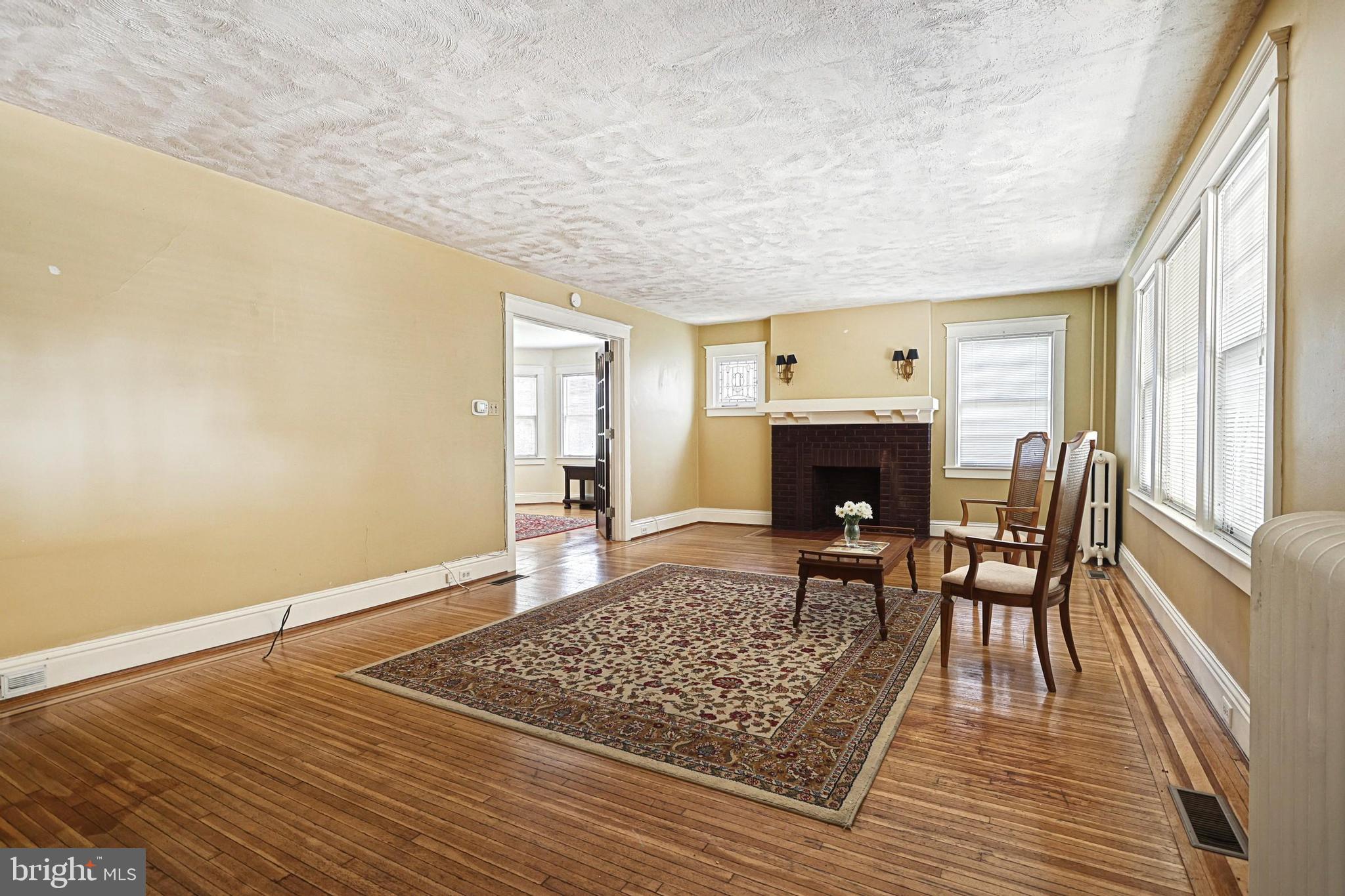 THE AVENUES - Residential Income