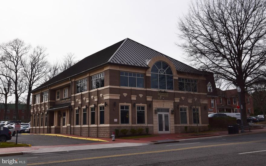 One room office  for sublease, with access to kitchenette and private restrooms in beautiful building. situated in center of Falls Church.. elevator Building., this is a second floor office. Can be leased furnished or unfurnished.  Walk to shops and restaurants.