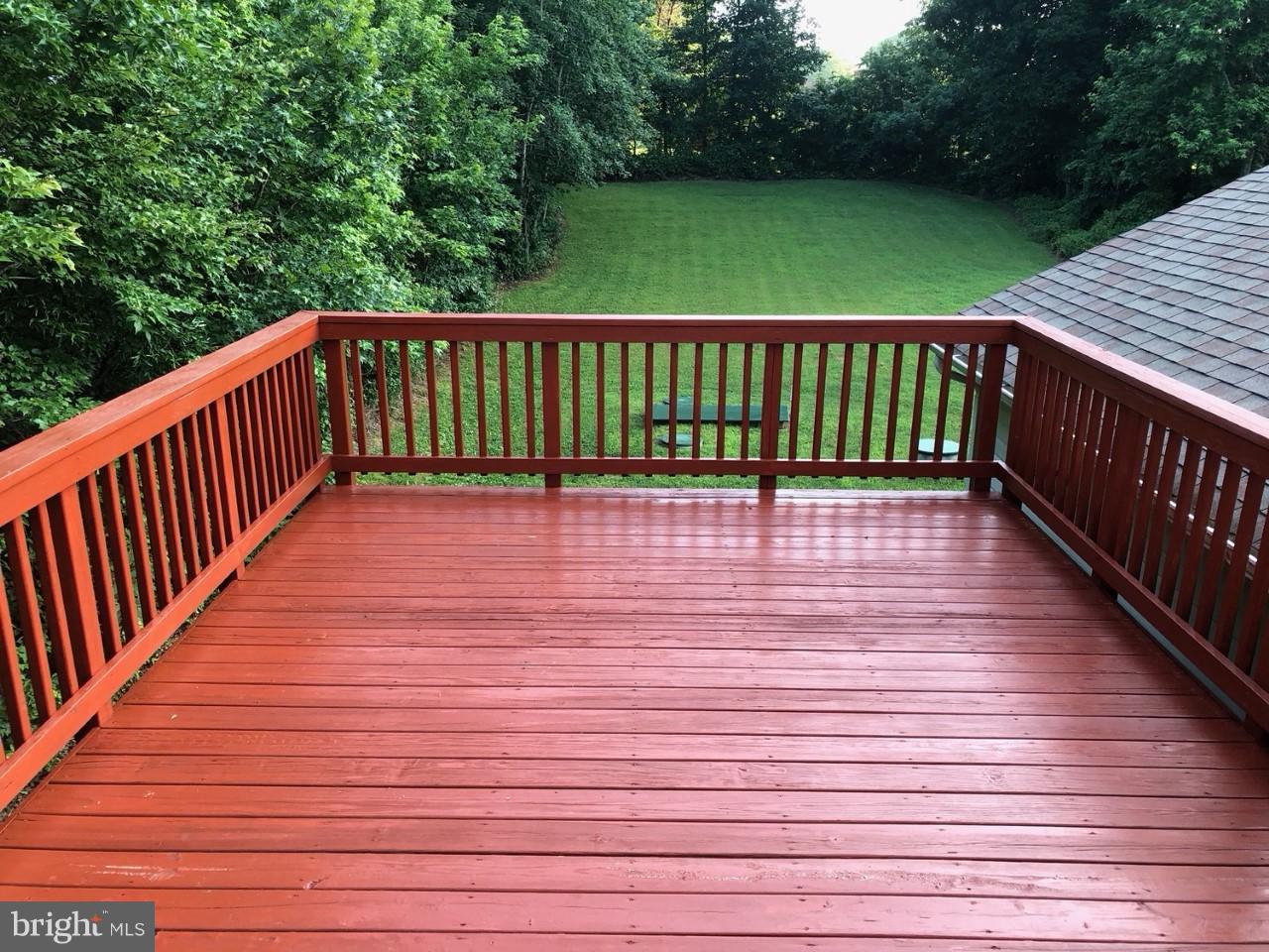 LAKE LAND - Residential Lease