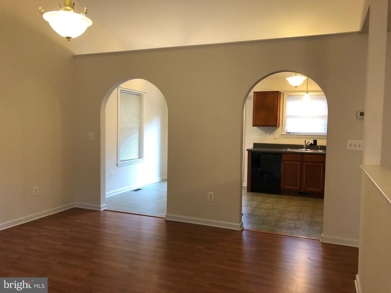 LAKE LAND - Residential Lease