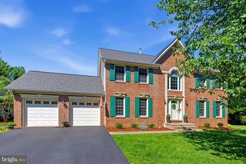Photo of 13425 Alfred Mill Court, HERNDON, VA 20171 (MLS # VAFX2320080)