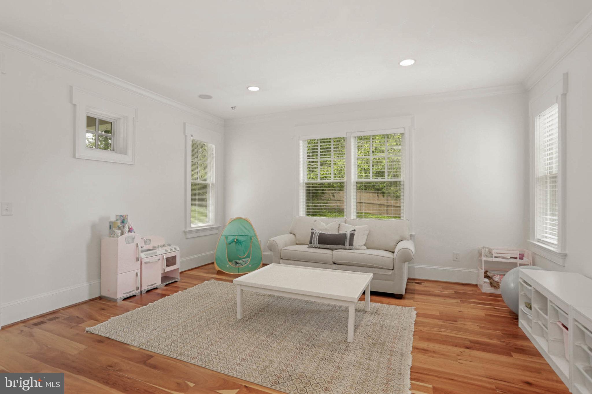 RUXTON - Residential