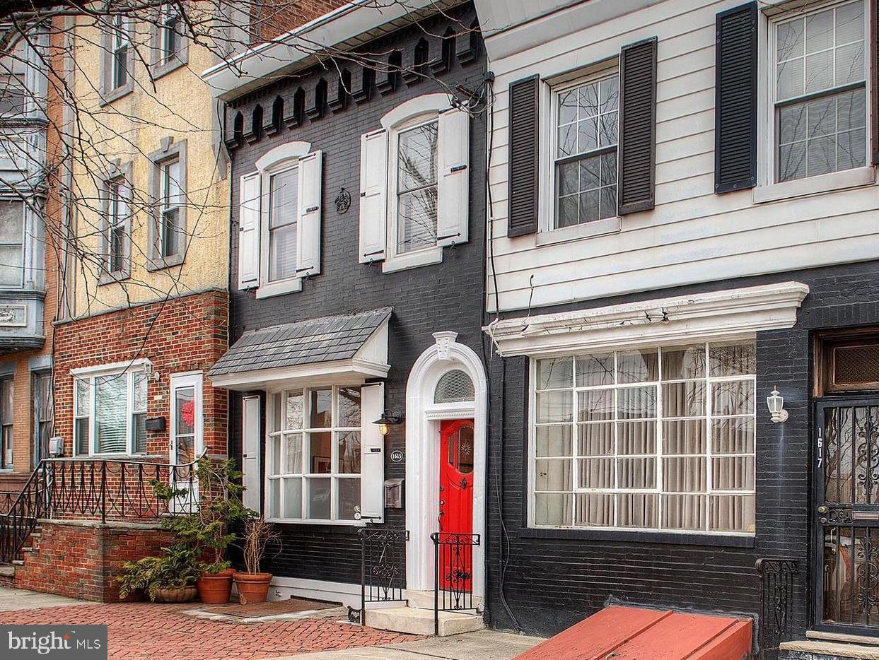 DICKINSON NARROWS - Residential Lease