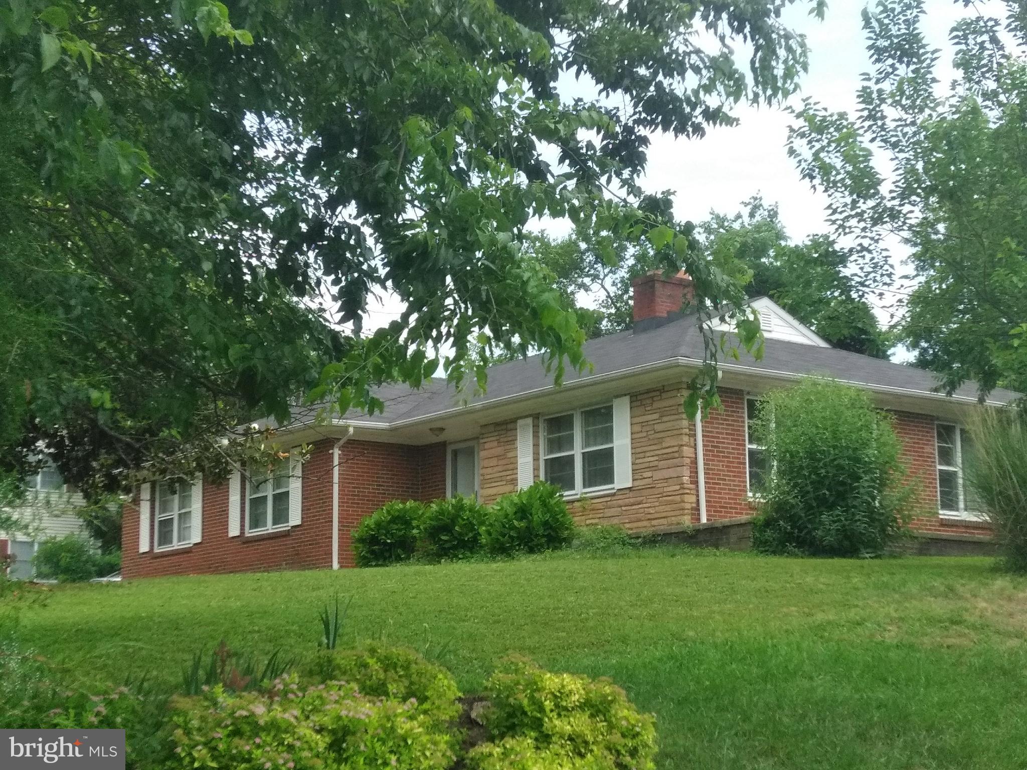 Awesome 3 Bdrms/ 2 full Baths Rancher with Wood burning Fireplace. Plenty of parking along with 2 car Detached Garage, Nice large yard for entertaining located near National Harbor and The Tanger Outlets. Straight shot to Joint Base Bowling and a short ride to Andrews Air Force Base. Great view one blk from the Potomac River. Refrigerator washer and dryer are on order. As is Sale.