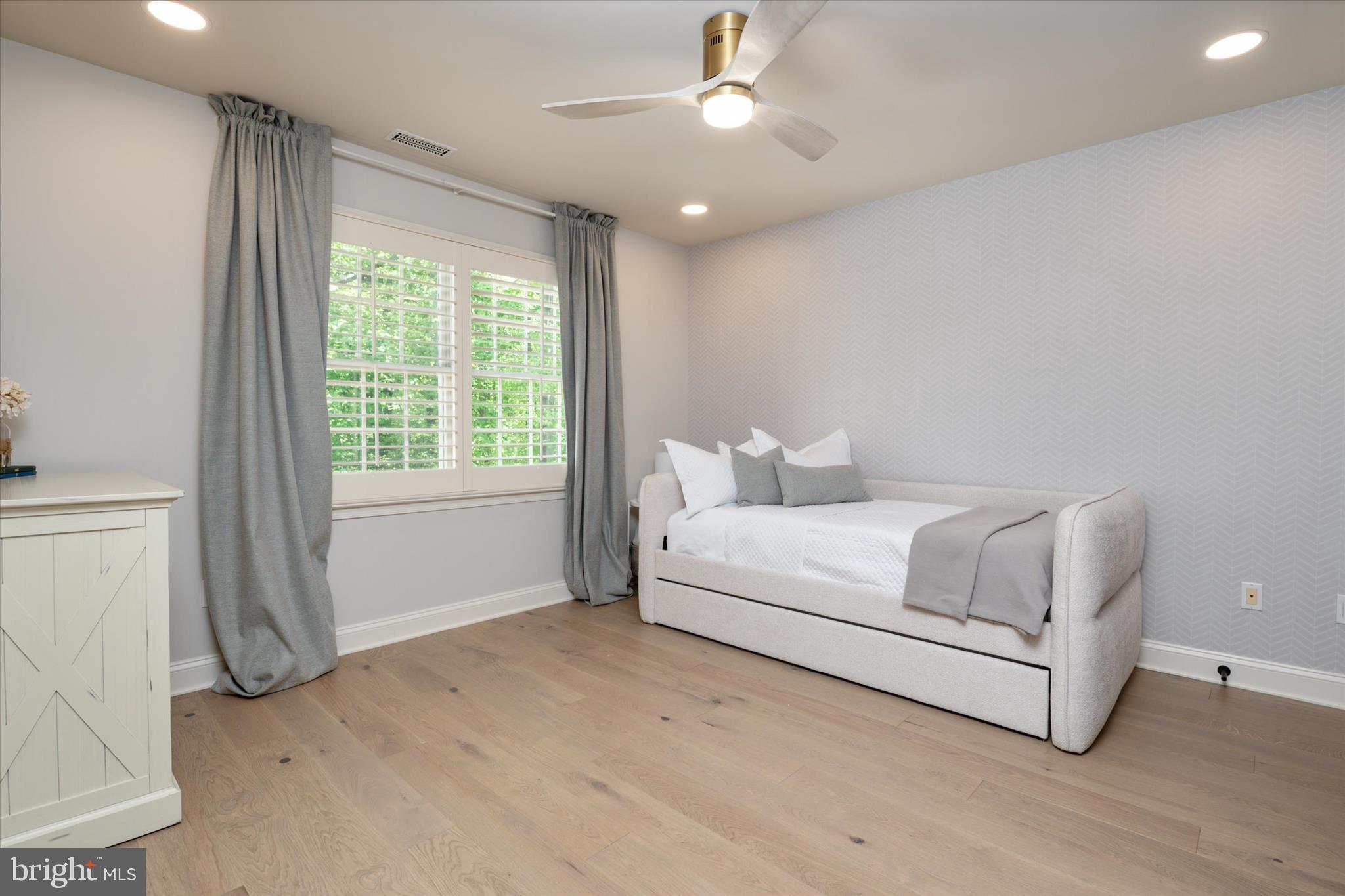 ANNAPOLIS PRESERVE - Residential