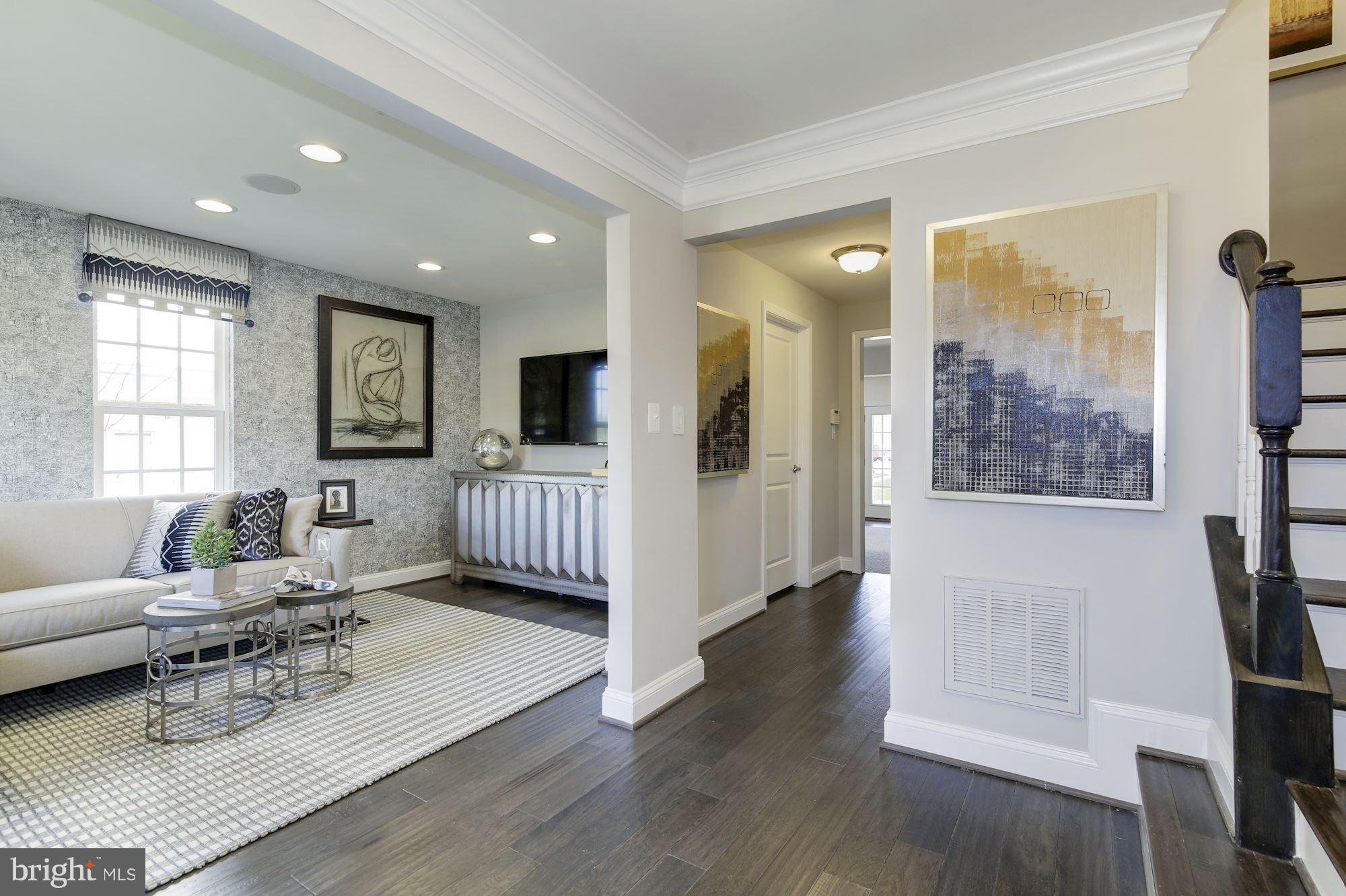 LARGO CRESCENT - Residential