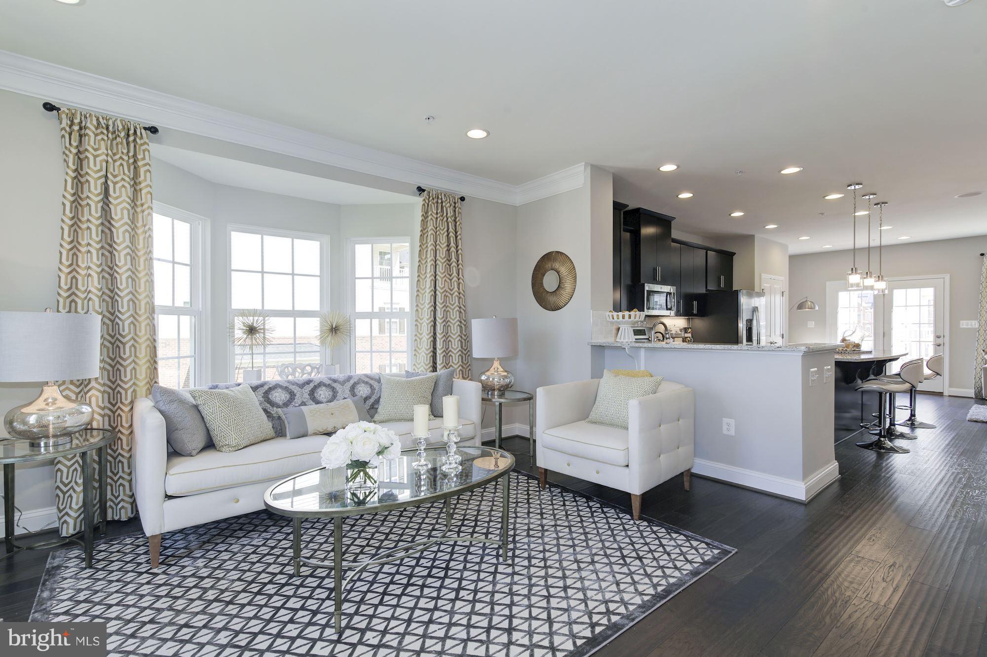 LARGO CRESCENT - Residential