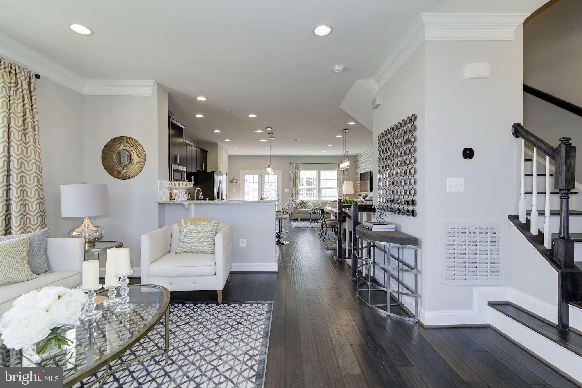 LARGO CRESCENT - Residential