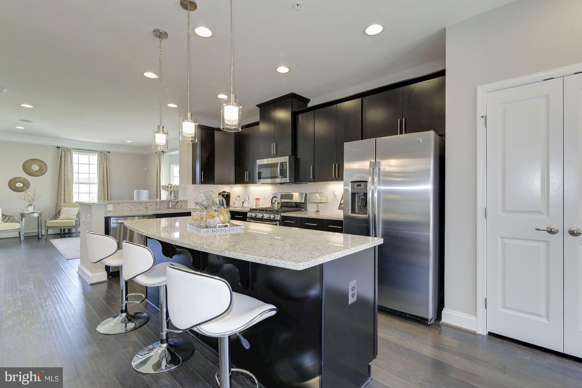 LARGO CRESCENT - Residential