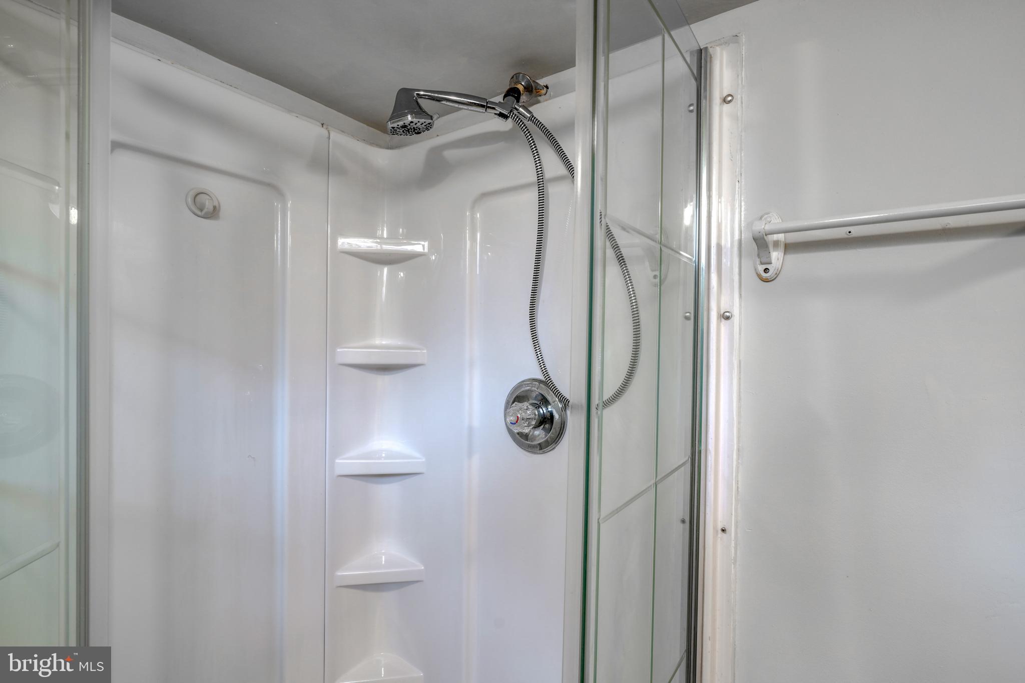 GLENDALE - Residential Lease