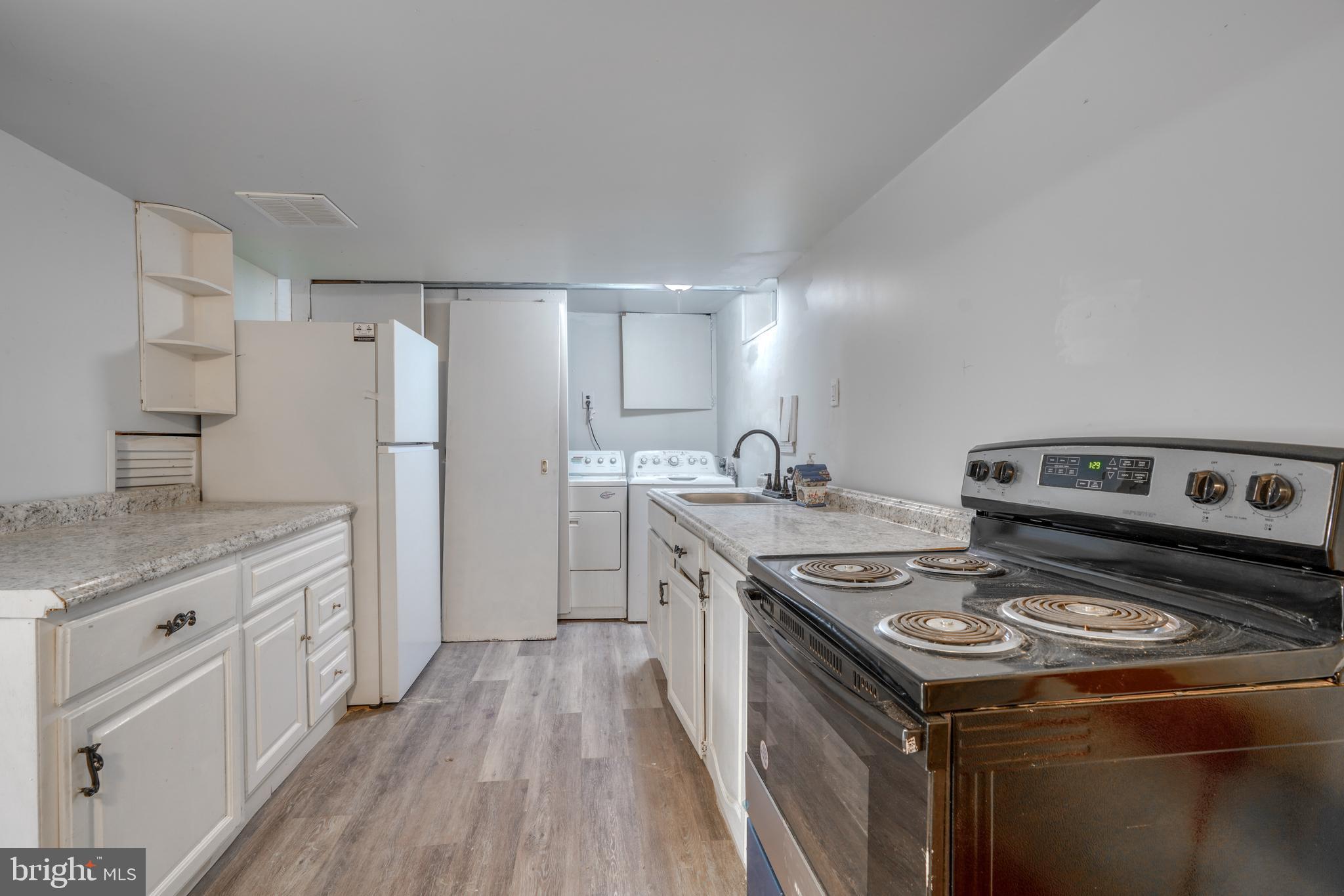 GLENDALE - Residential Lease