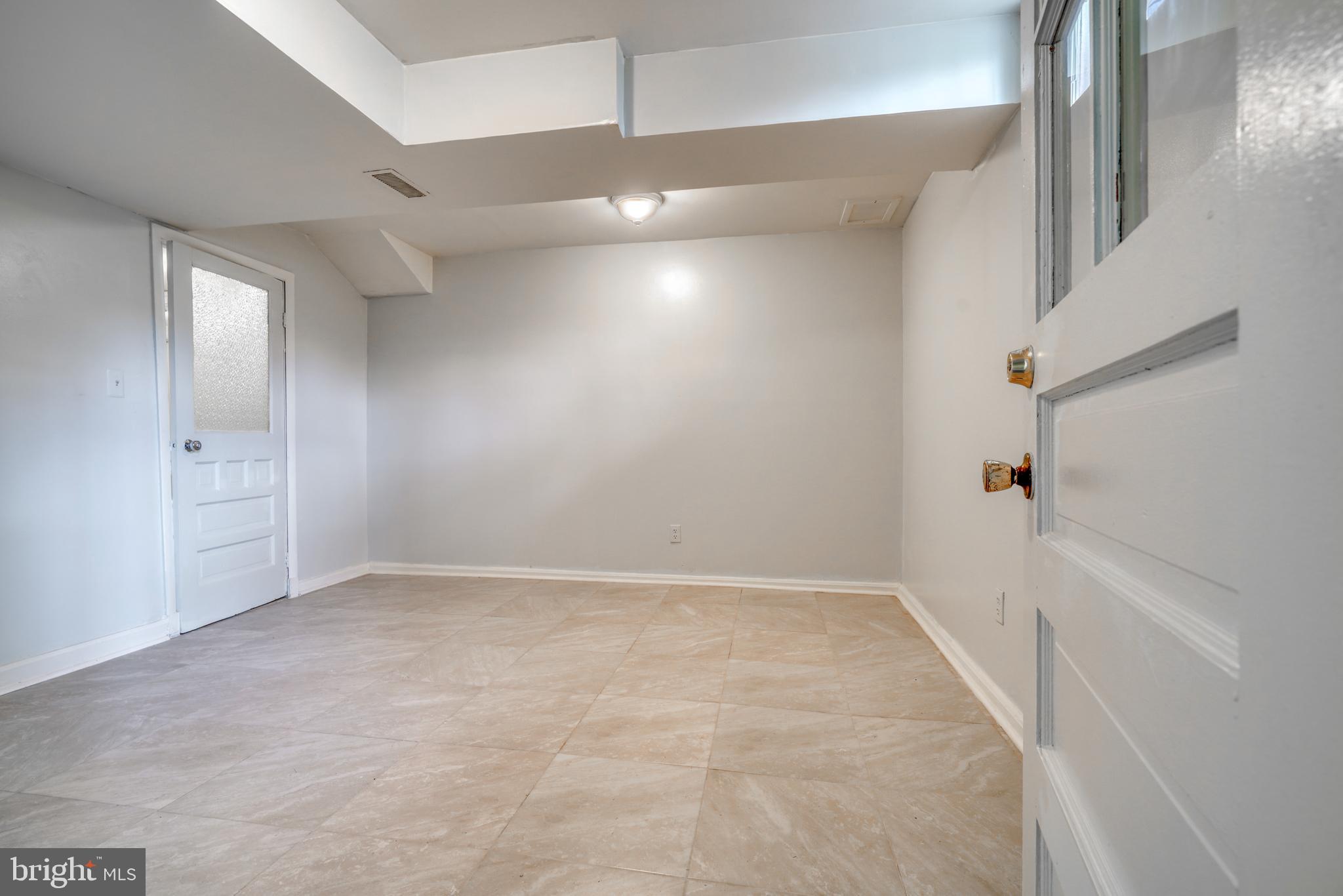 GLENDALE - Residential Lease