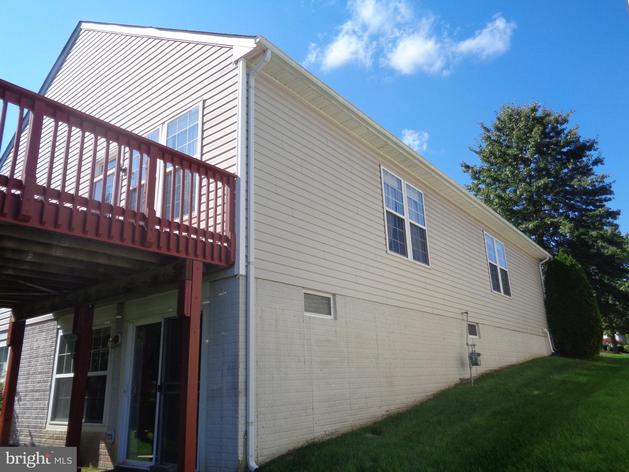 FOUR SEASONS - Residential Lease