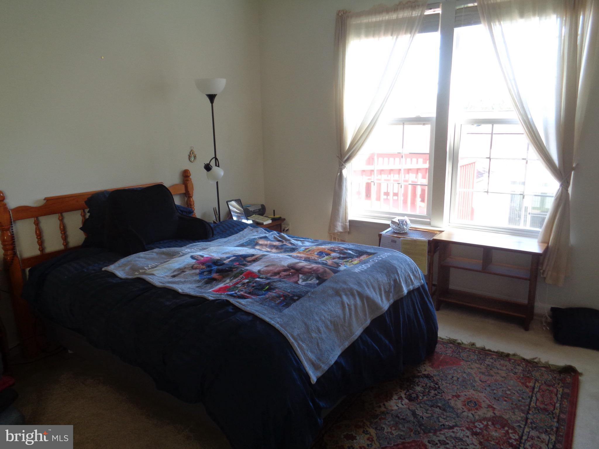 FOUR SEASONS - Residential Lease