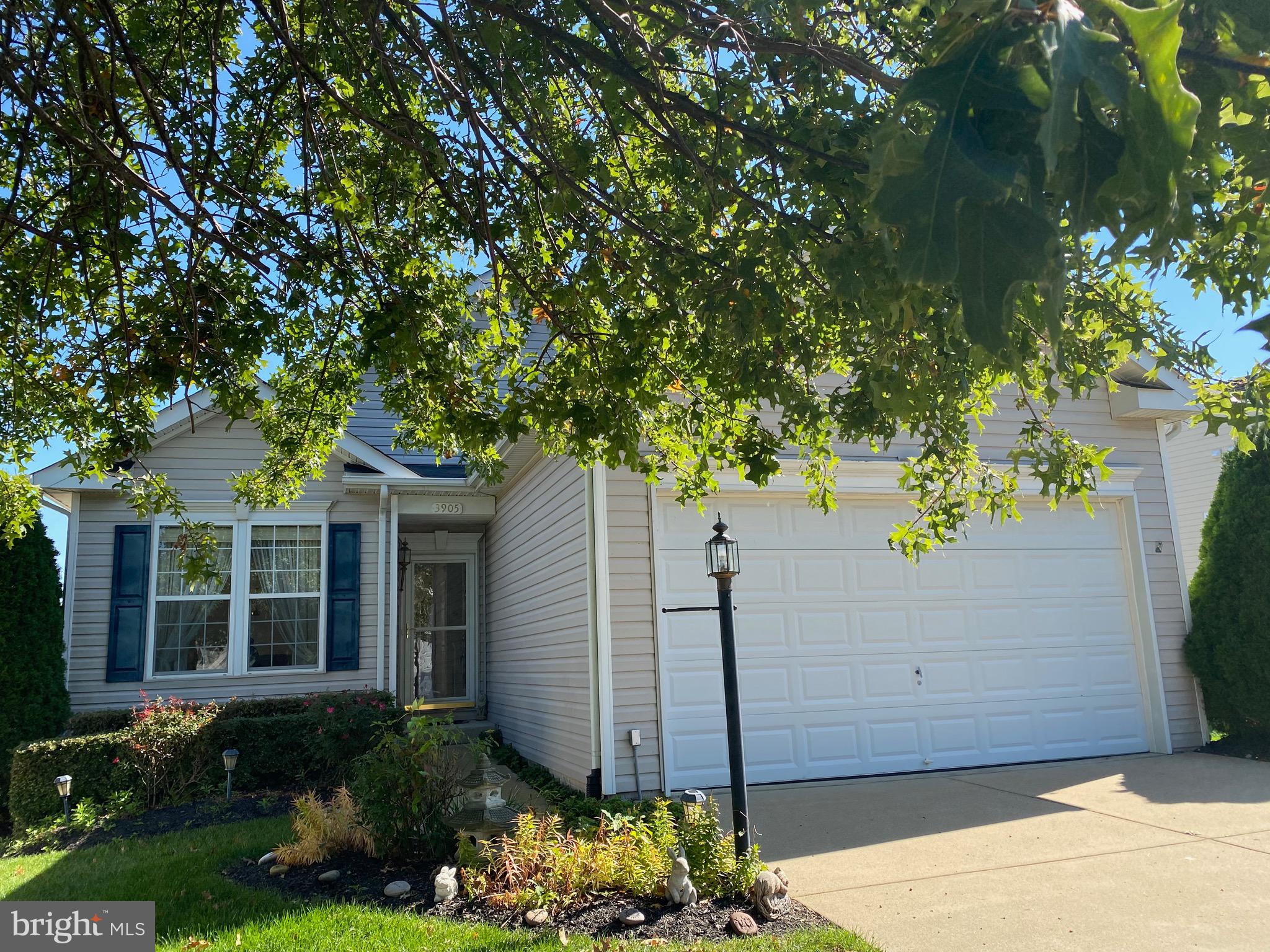 FOUR SEASONS - Residential Lease