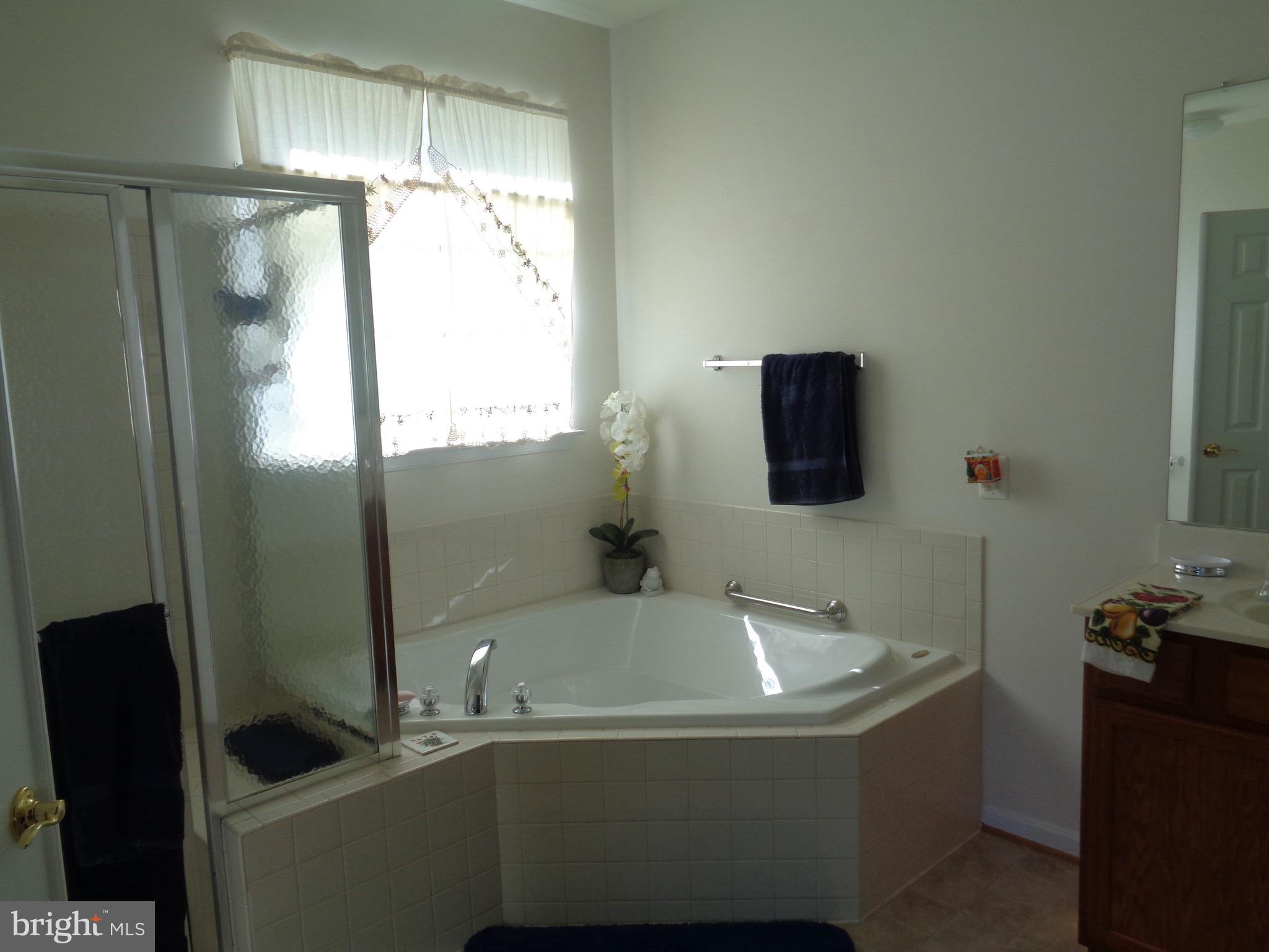 FOUR SEASONS - Residential Lease