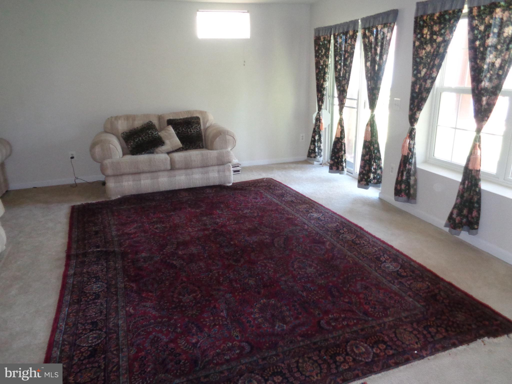 FOUR SEASONS - Residential Lease