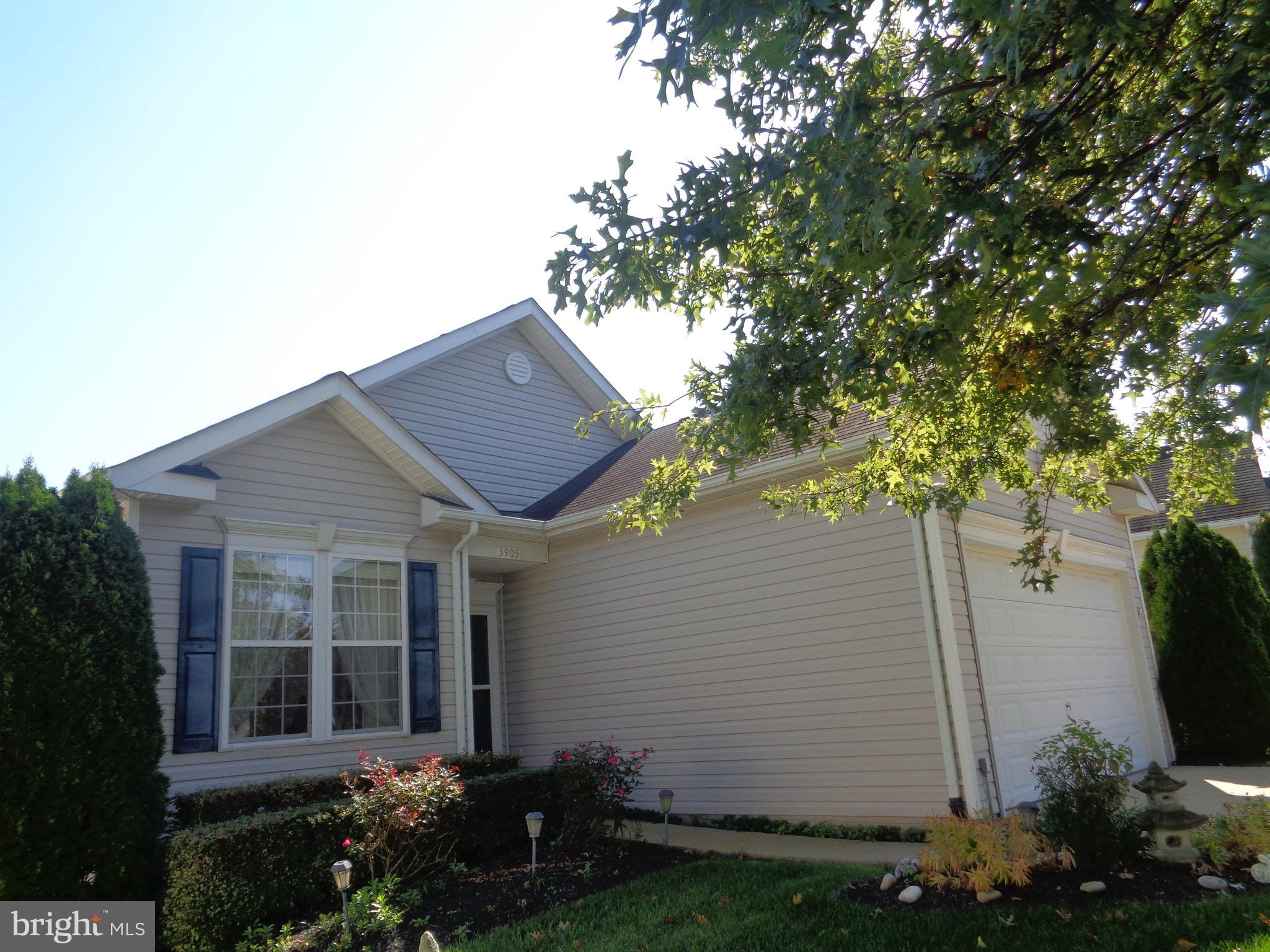 FOUR SEASONS - Residential Lease