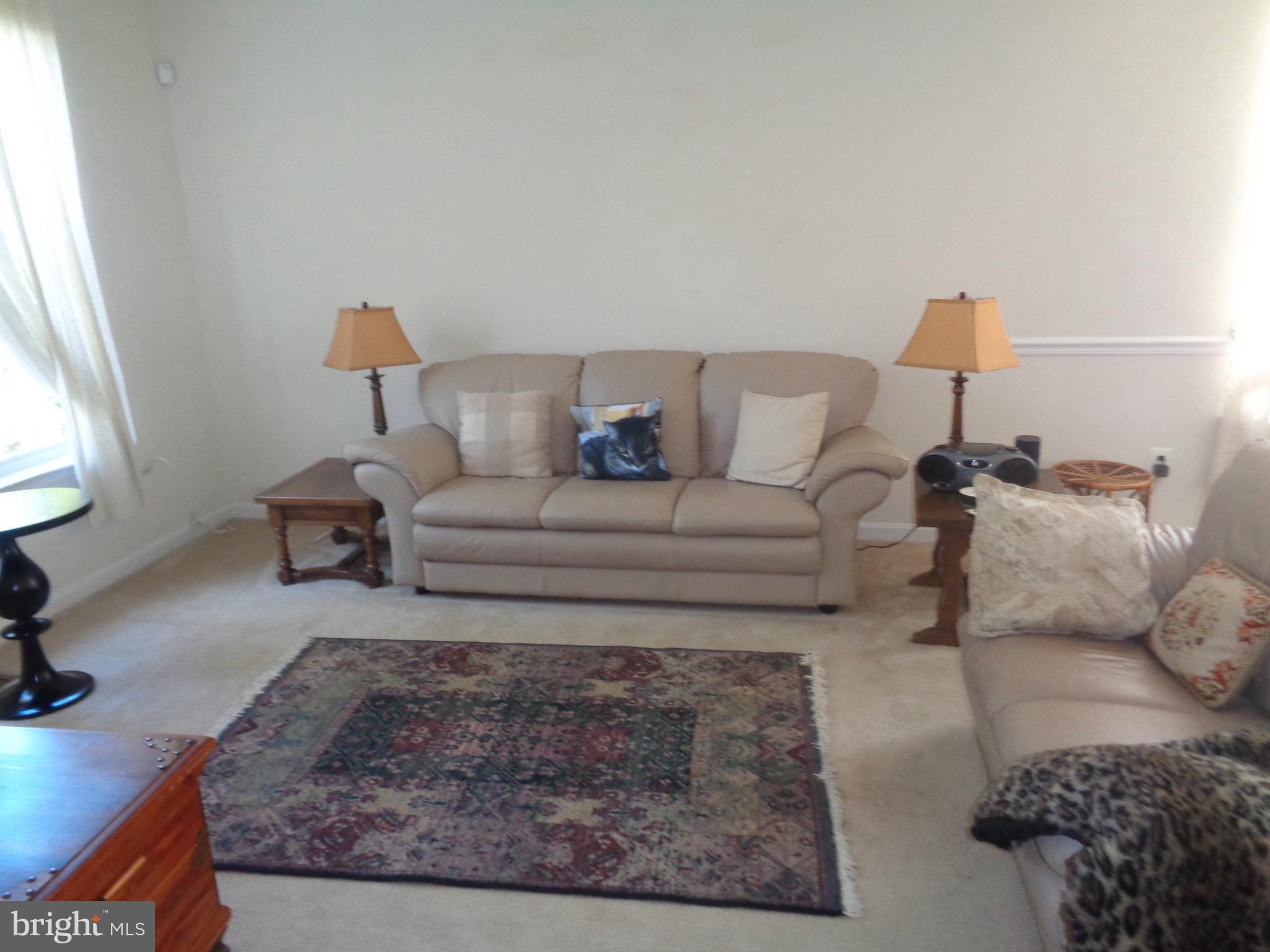 FOUR SEASONS - Residential Lease