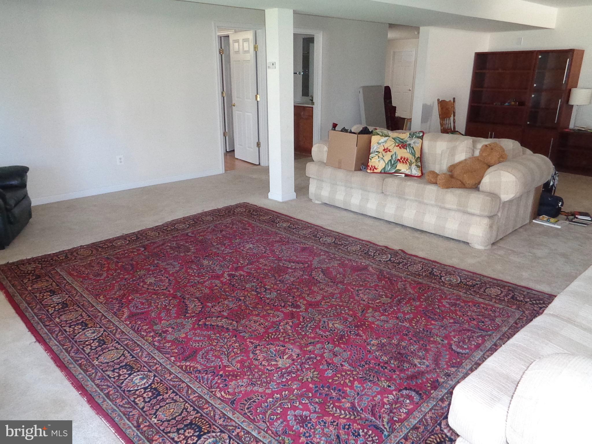 FOUR SEASONS - Residential Lease