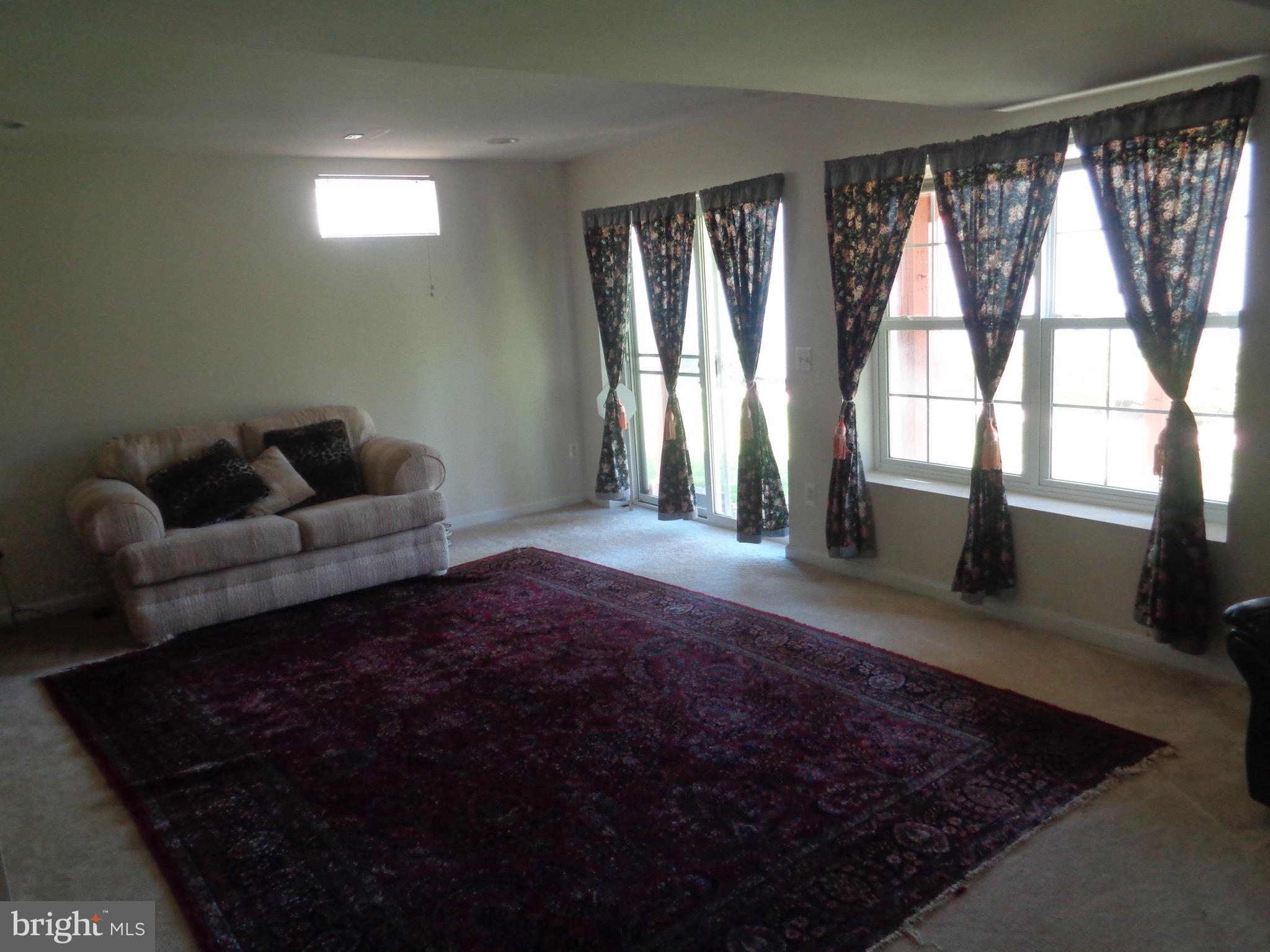 FOUR SEASONS - Residential Lease