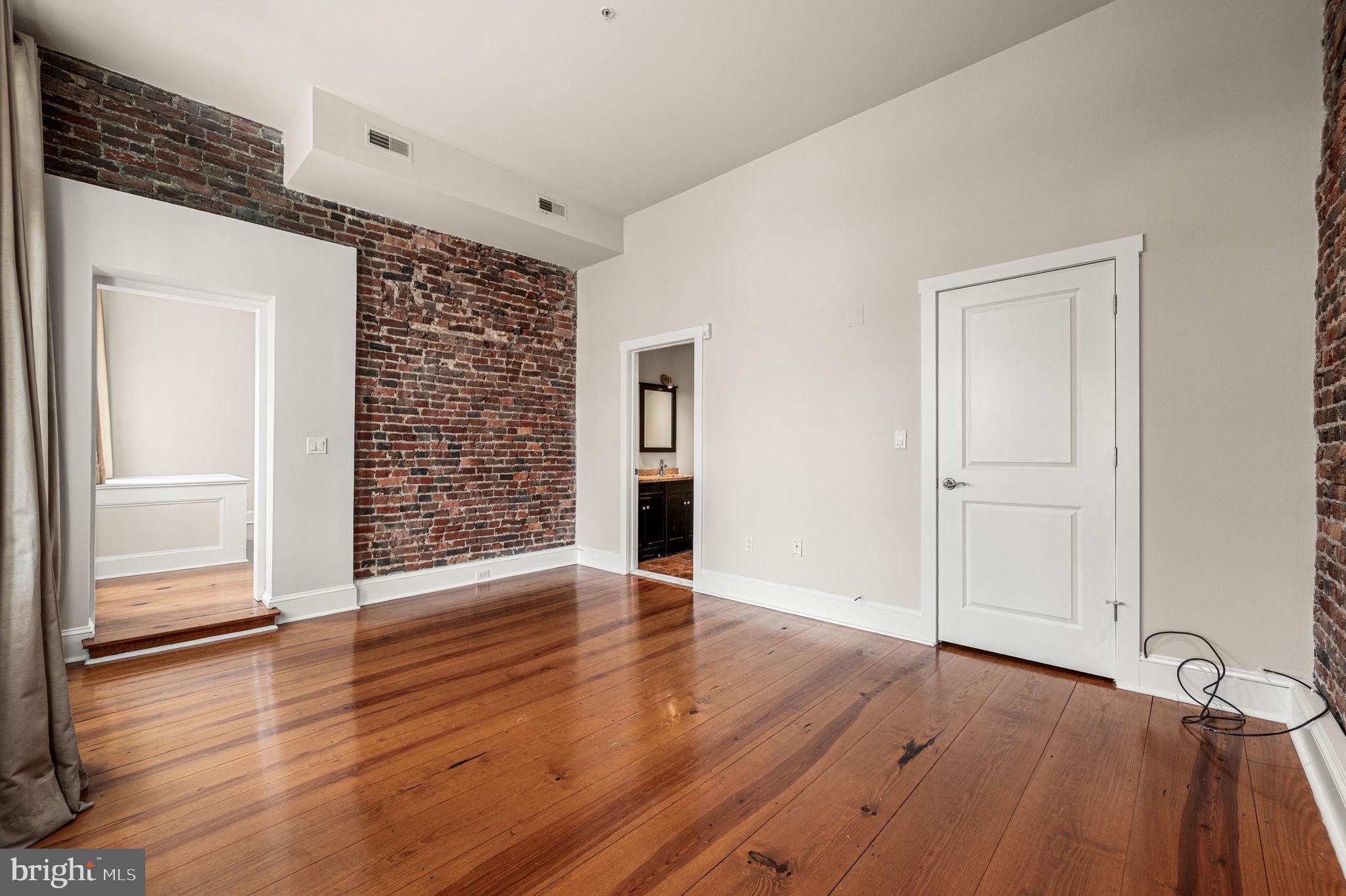 OLD CITY - Residential Lease