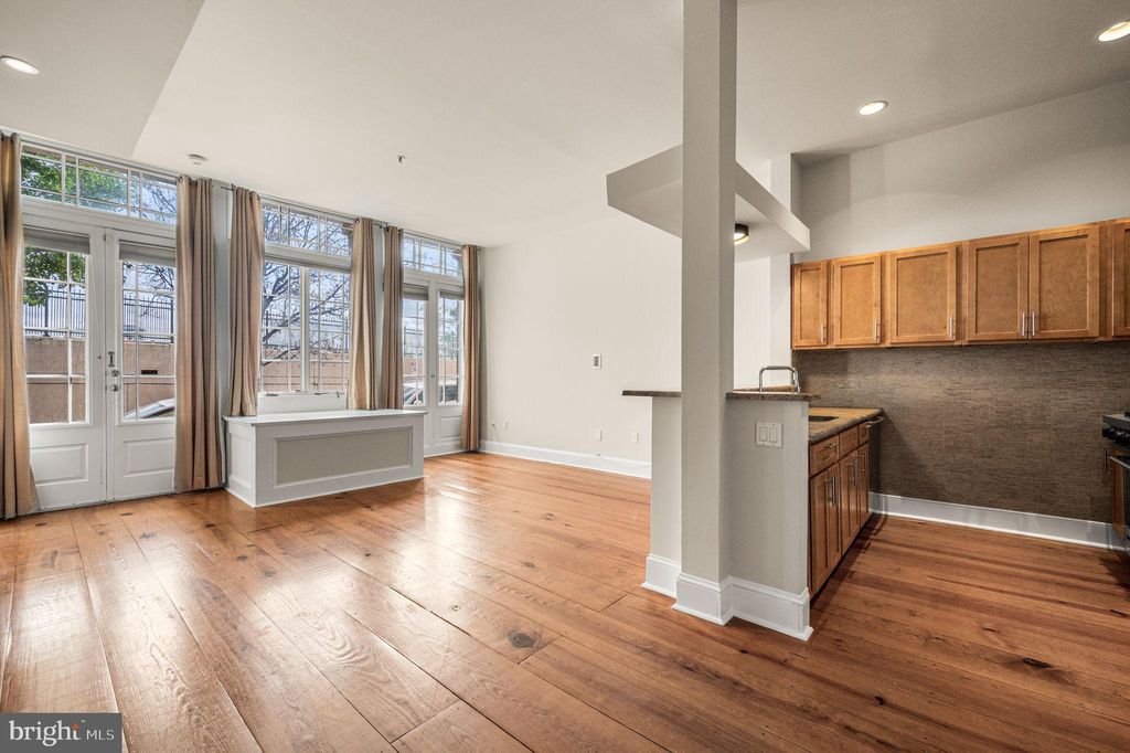Photo of 38 N Front Street #1F, PHILADELPHIA, PA 19106 (MLS # PAPH2546634)