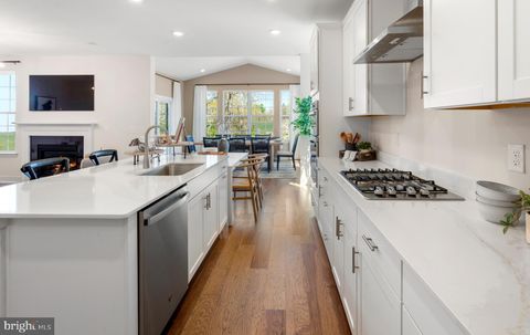 Homes For Sale - 28 John Vanzandt Dr<br/> TITUSVILLE, NJ 08560