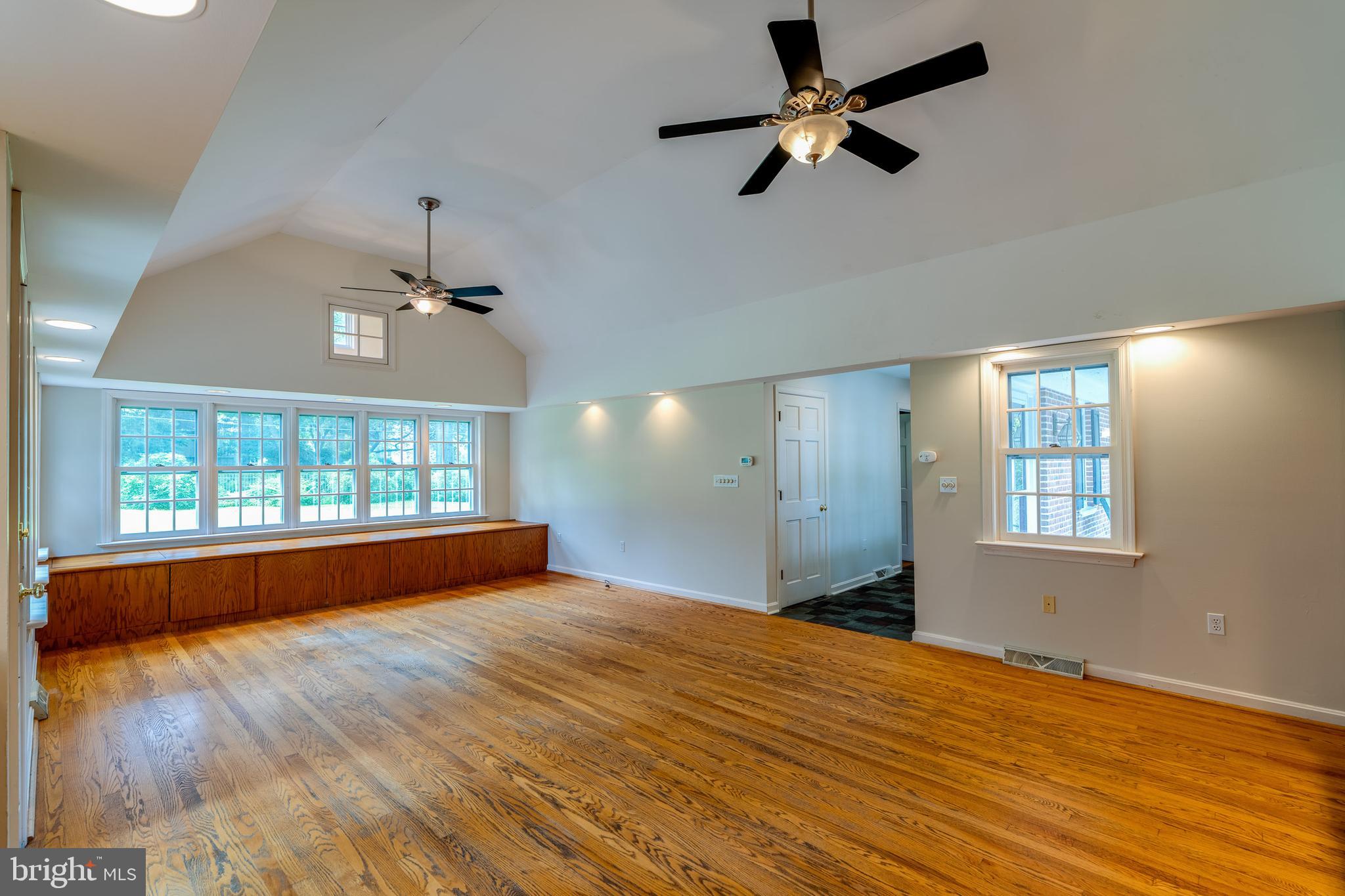 SCHOOL LANE HILLS - Residential