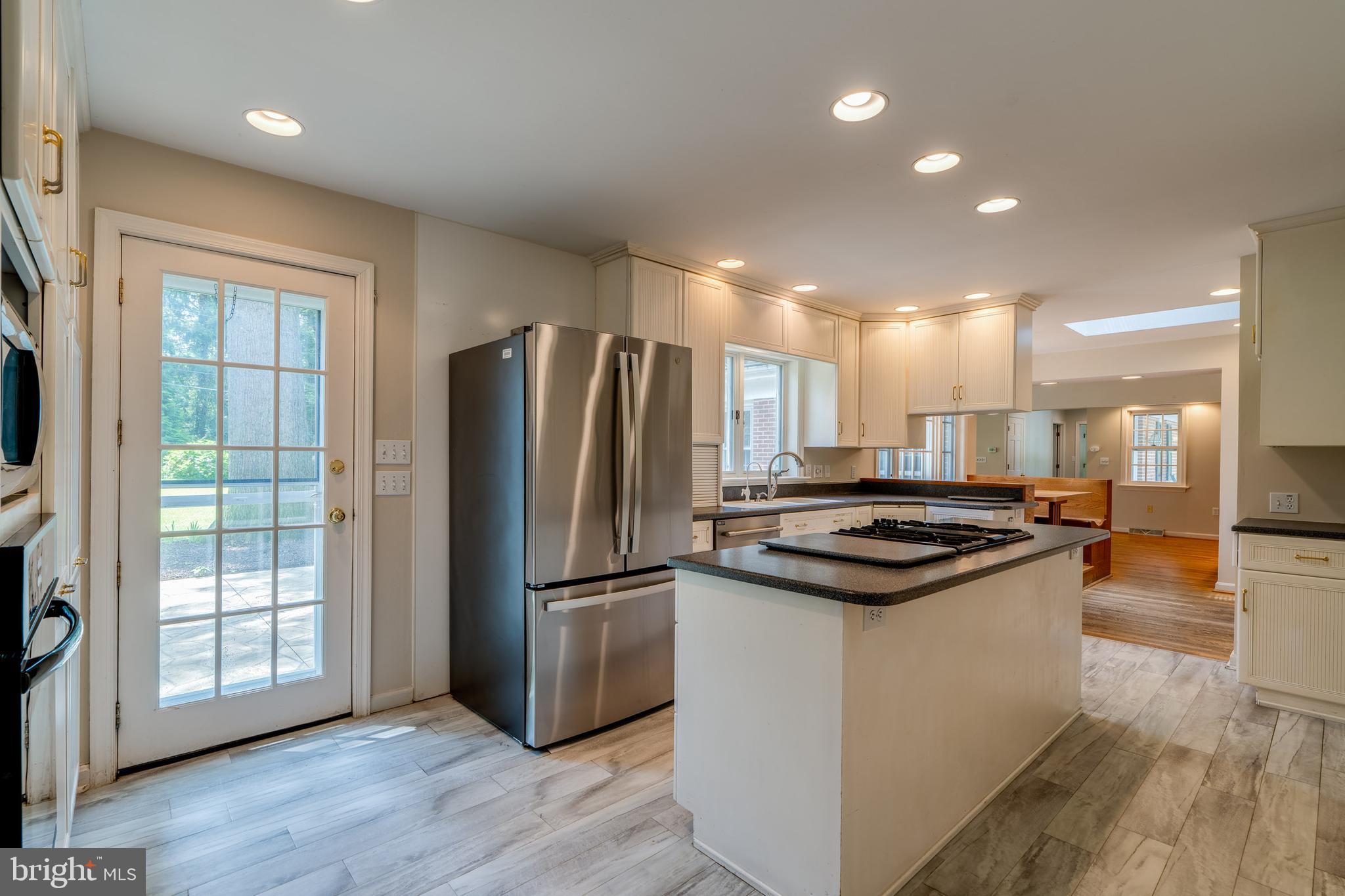 SCHOOL LANE HILLS - Residential