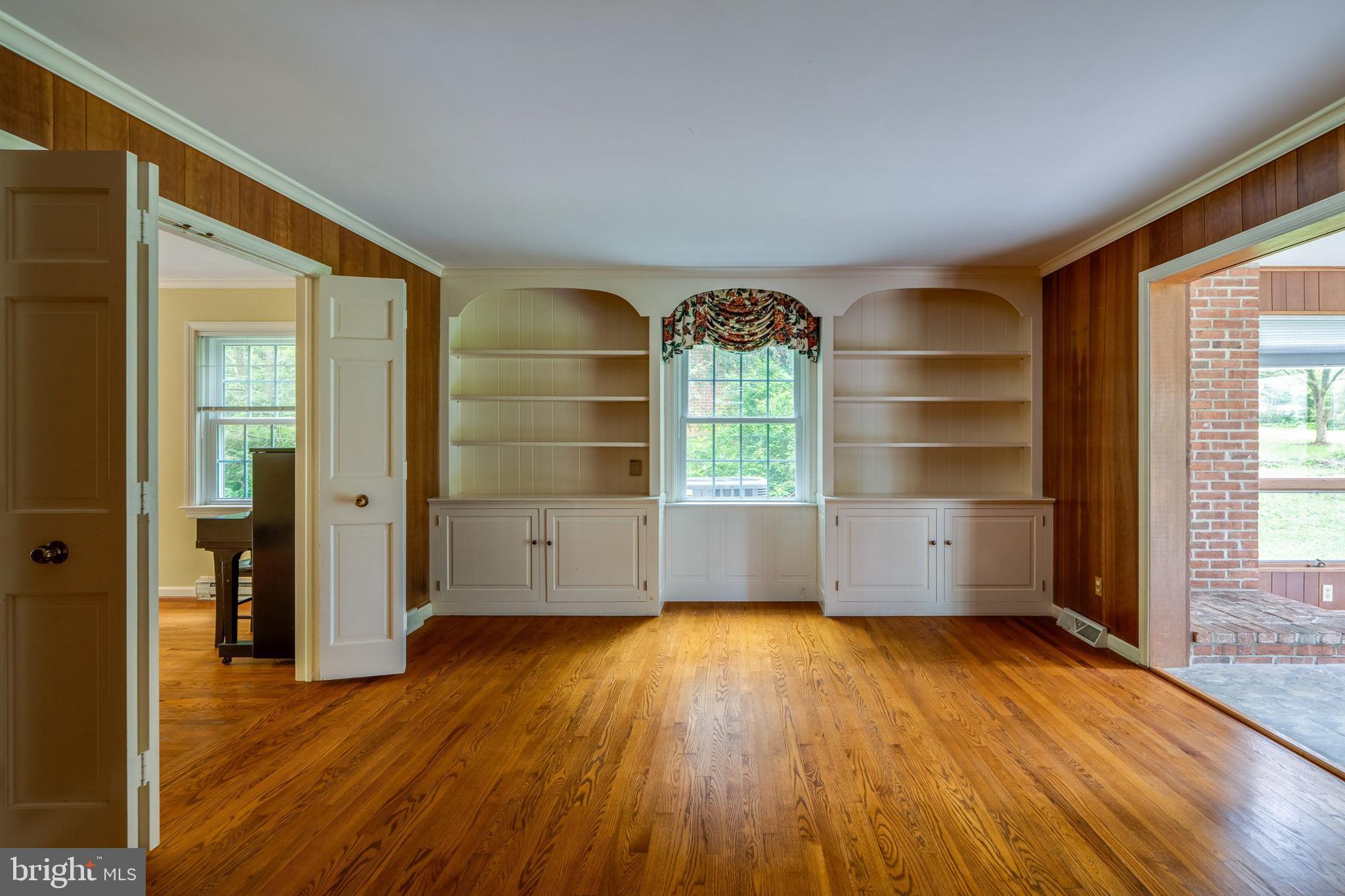 SCHOOL LANE HILLS - Residential