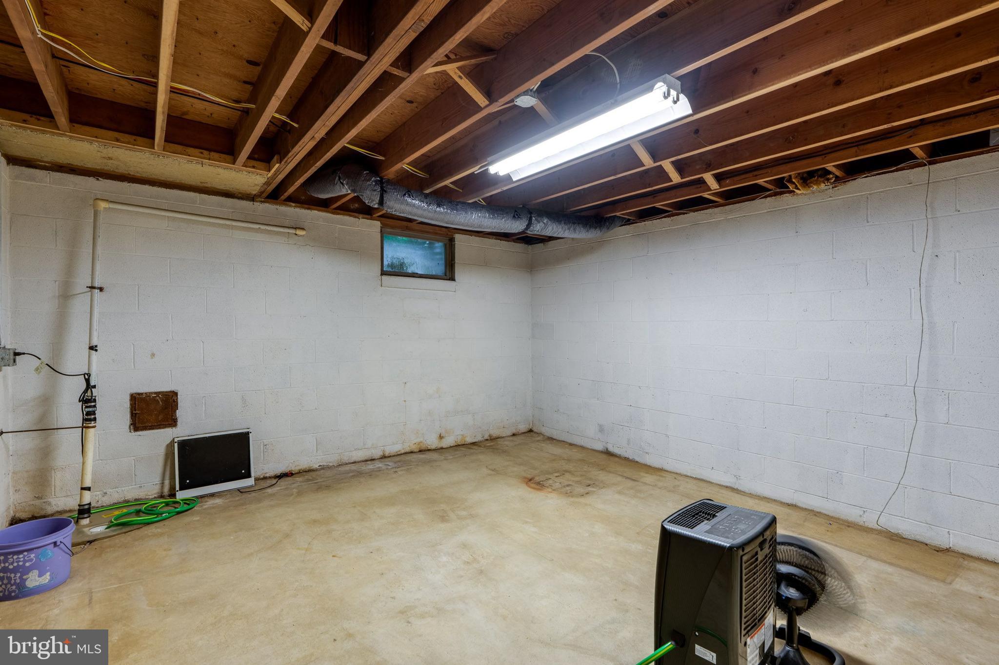 SCHOOL LANE HILLS - Residential