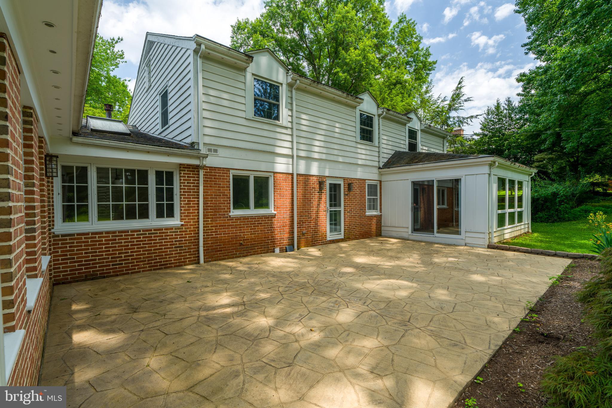 SCHOOL LANE HILLS - Residential