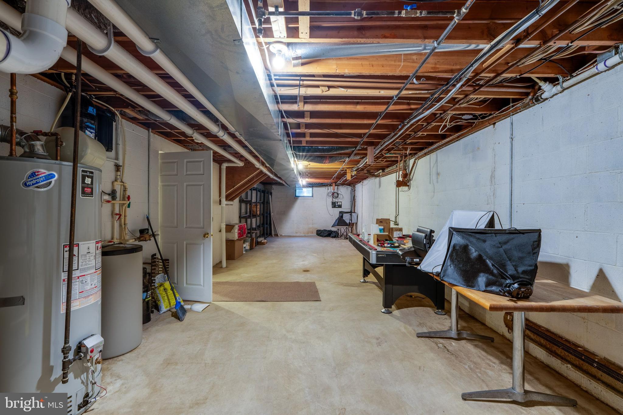 SCHOOL LANE HILLS - Residential