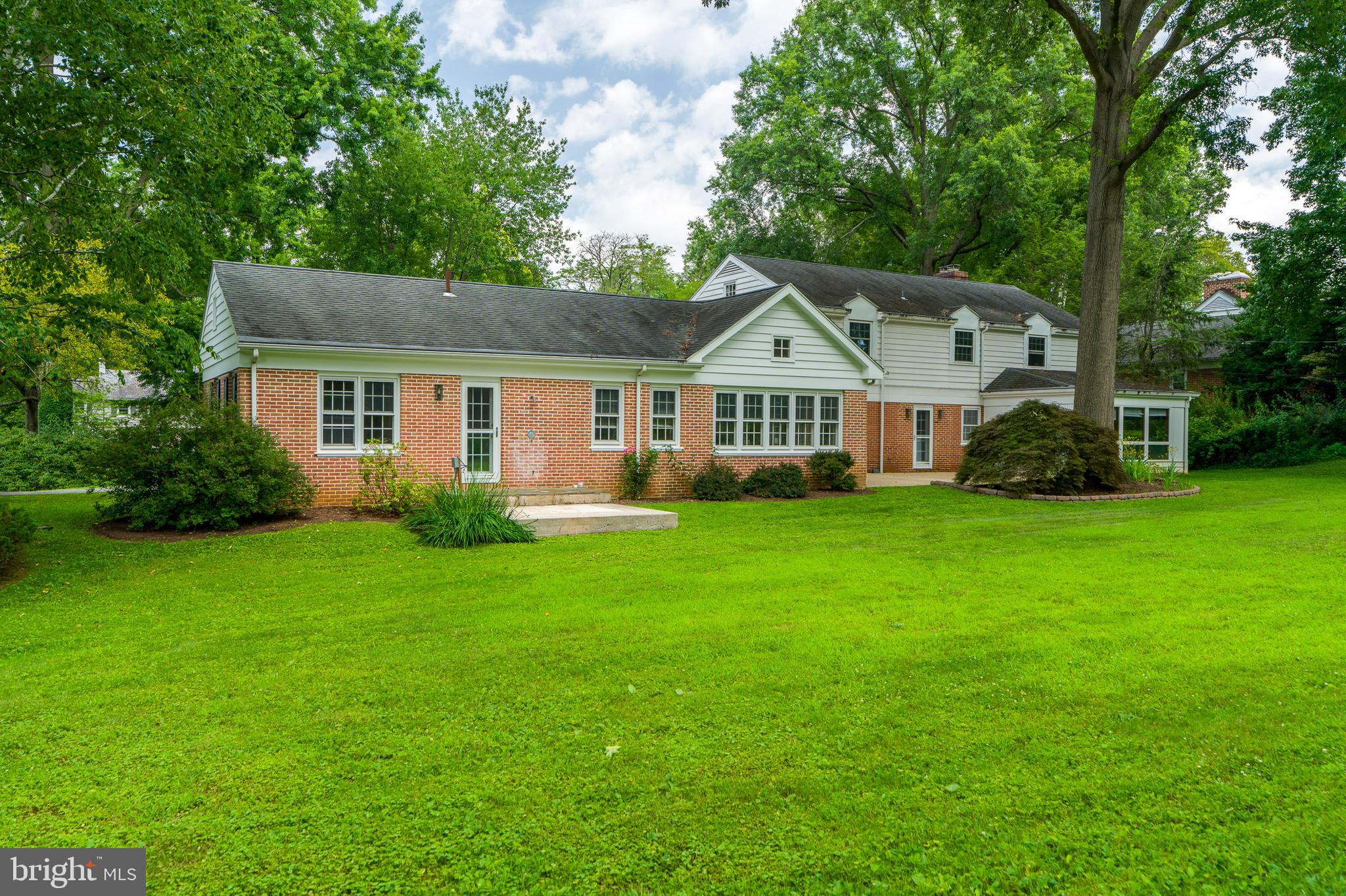 SCHOOL LANE HILLS - Residential
