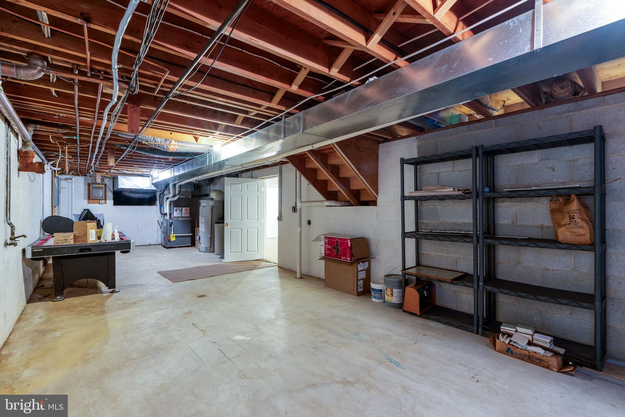 SCHOOL LANE HILLS - Residential