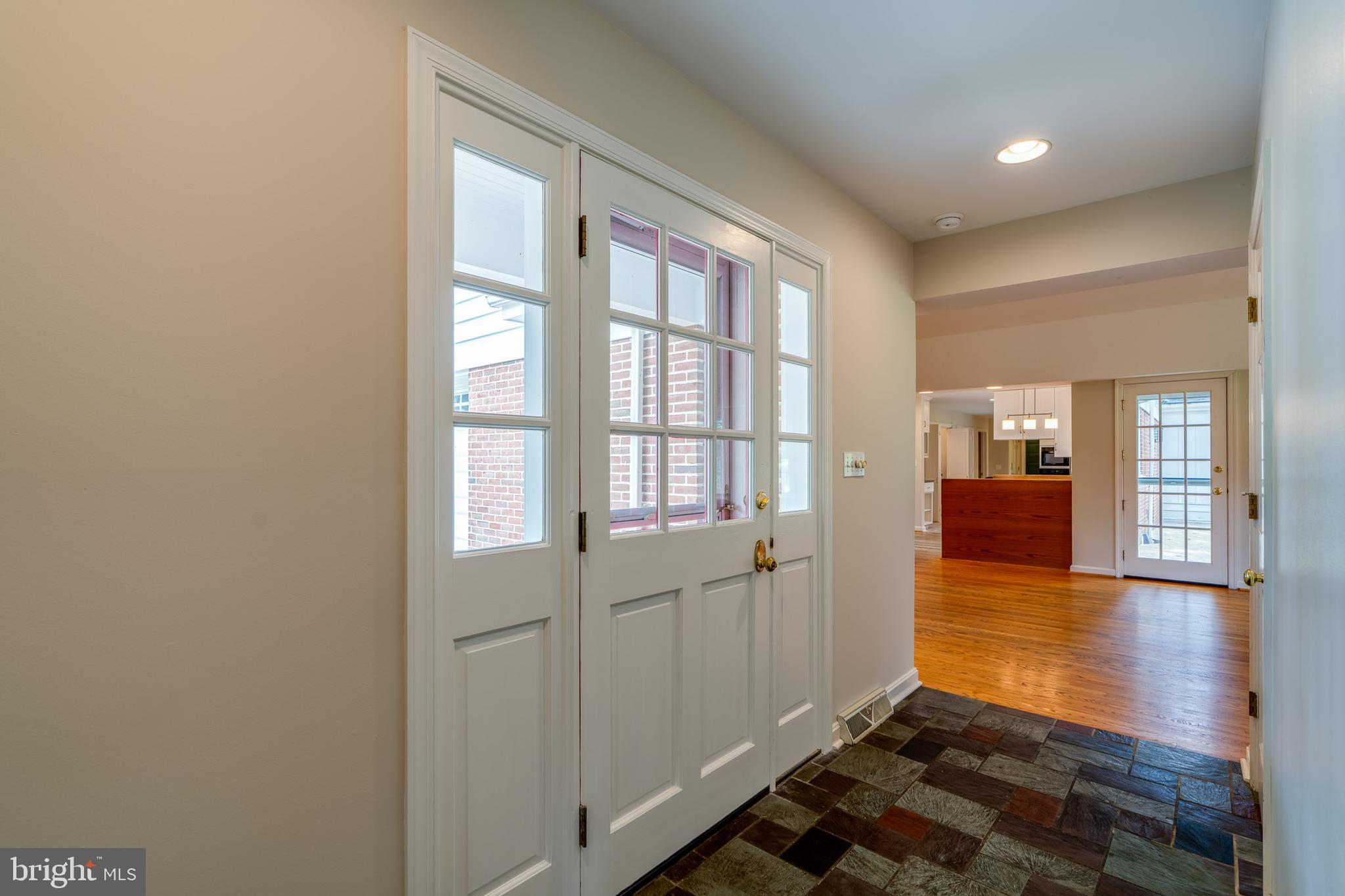 SCHOOL LANE HILLS - Residential