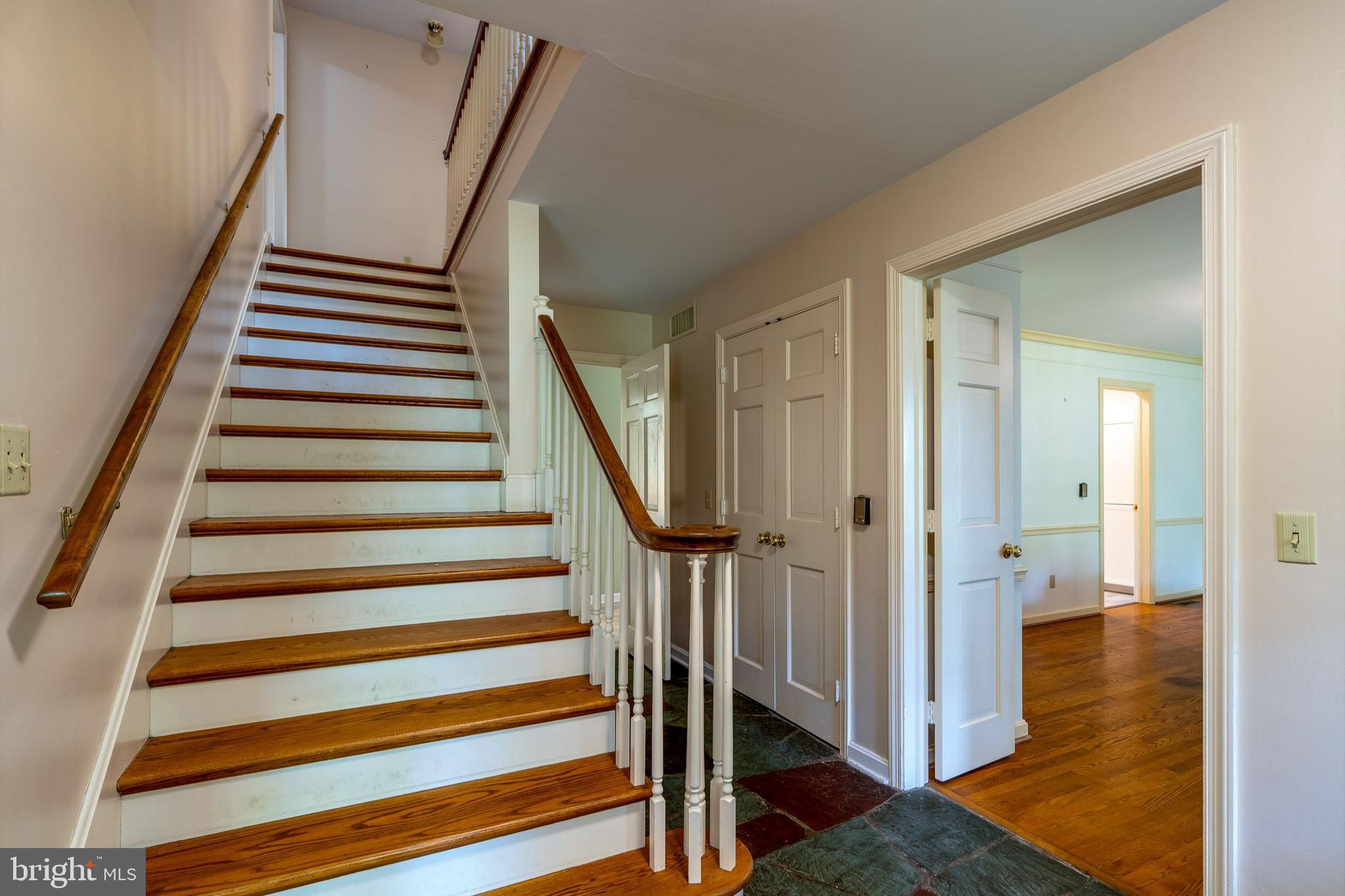 SCHOOL LANE HILLS - Residential