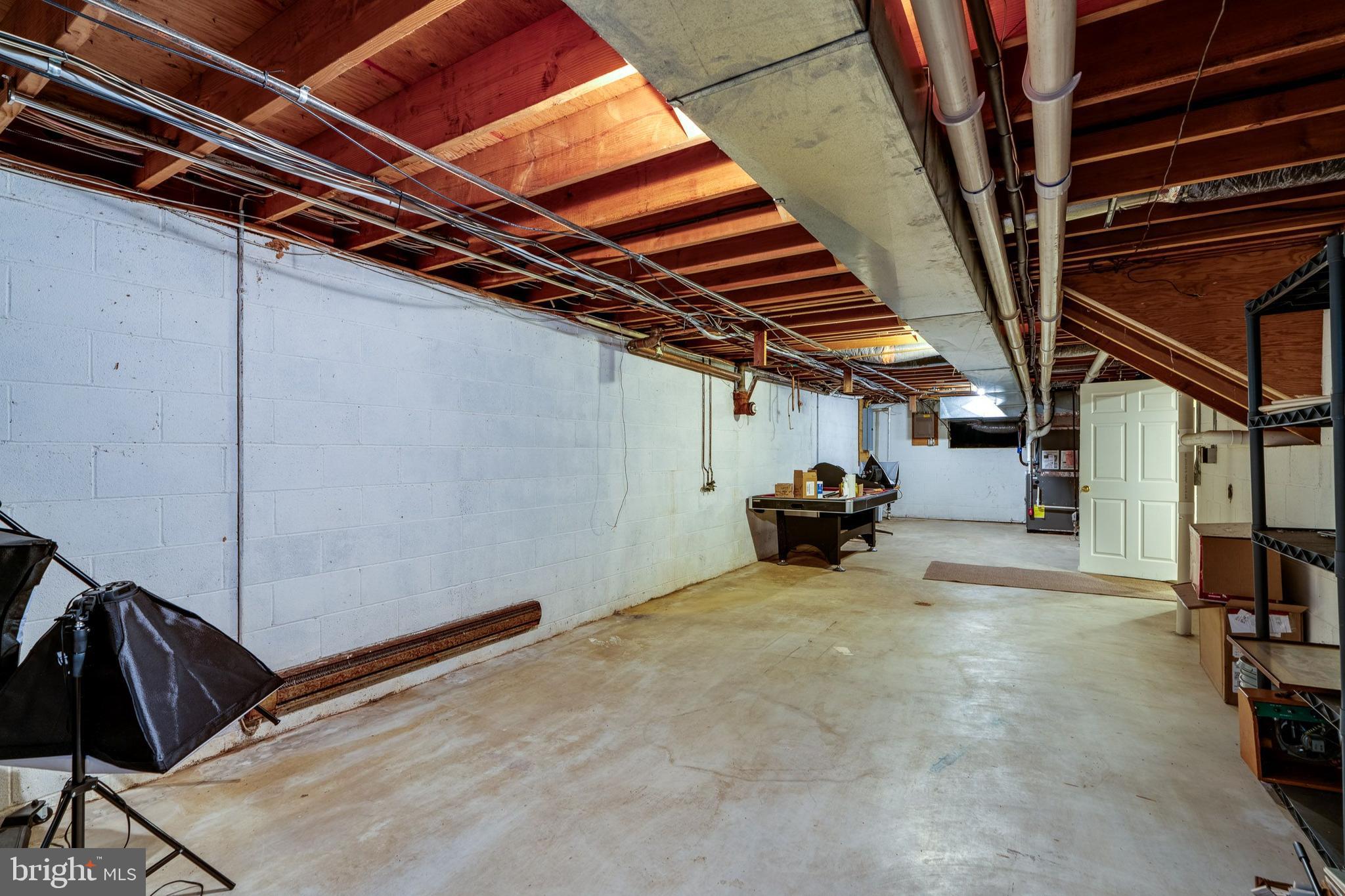 SCHOOL LANE HILLS - Residential