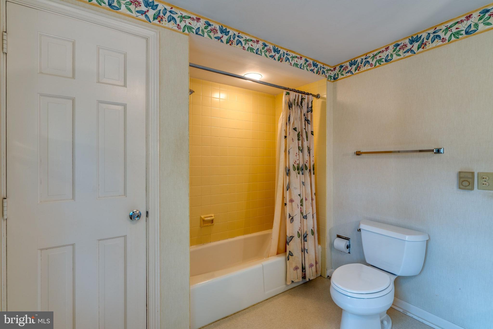 SCHOOL LANE HILLS - Residential