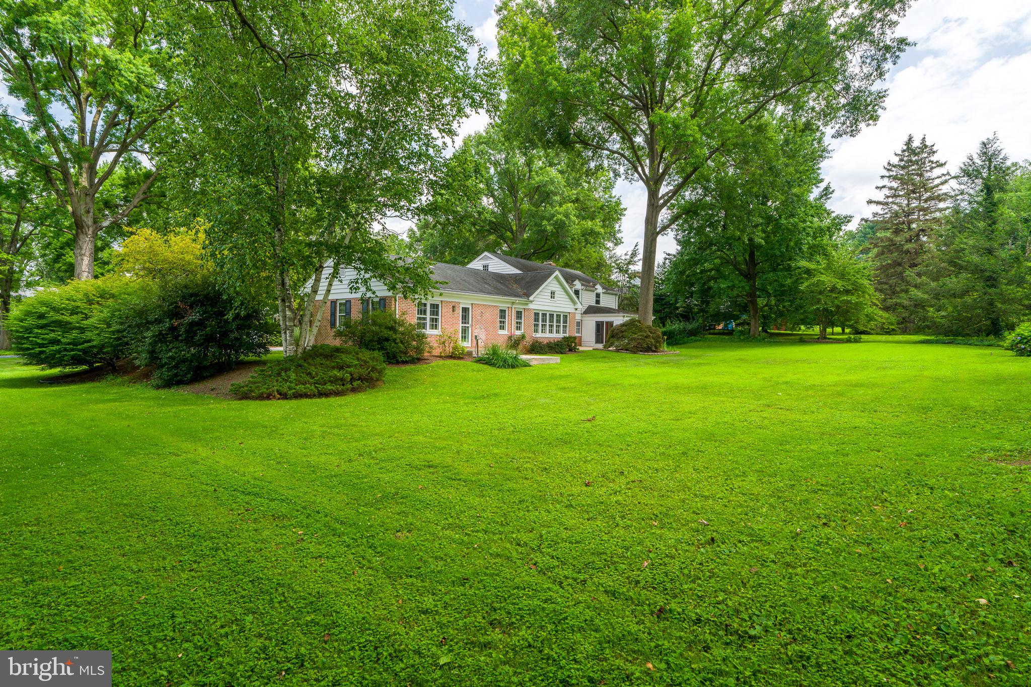 SCHOOL LANE HILLS - Residential