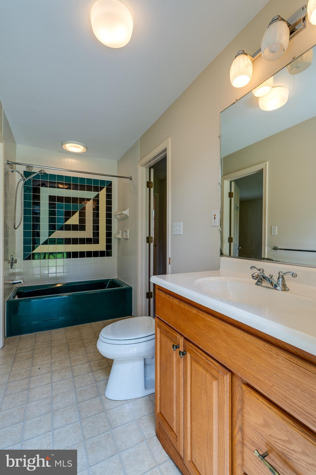 SCHOOL LANE HILLS - Residential